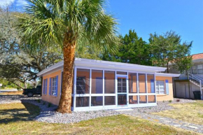 Mai Taid Beach House 1 Minute Walk to Beach